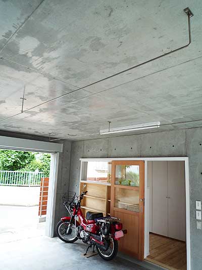 ガレージ室内入口側
