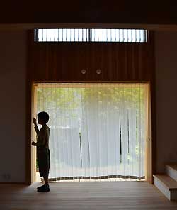居間掃出し窓